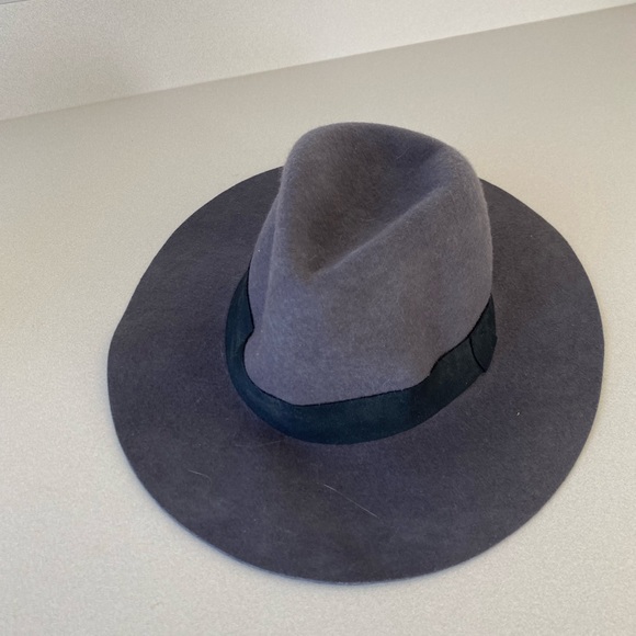 FELT HAT - Picture 3 of 3
